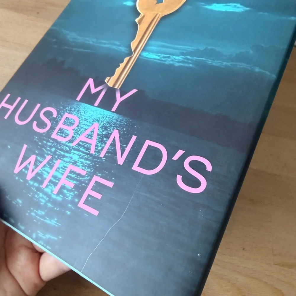 My Husband’s Wife by Alice Feeney - Like New - Picture 3 of 5